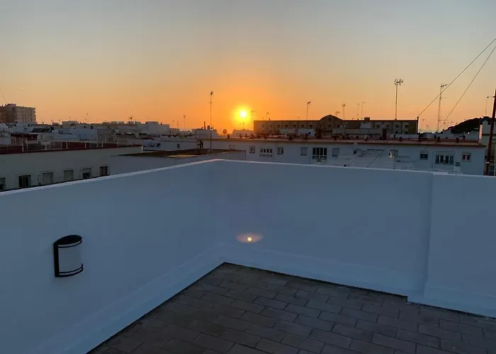 Atico Terraza Centro Ascensor Playa De La Caleta Apartmán *