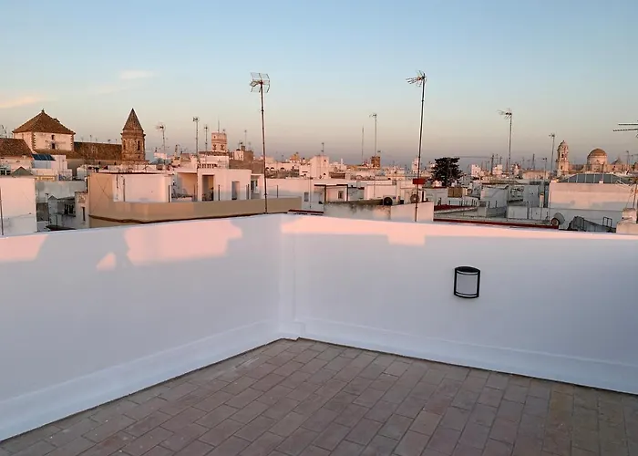 Atico Terraza Centro Ascensor Playa De La Caleta Apartmán