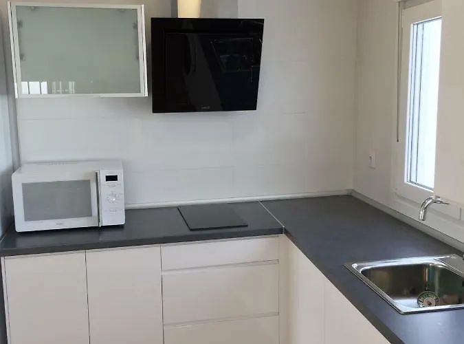 Atico Terraza Centro Ascensor Playa De La Caleta Apartmán